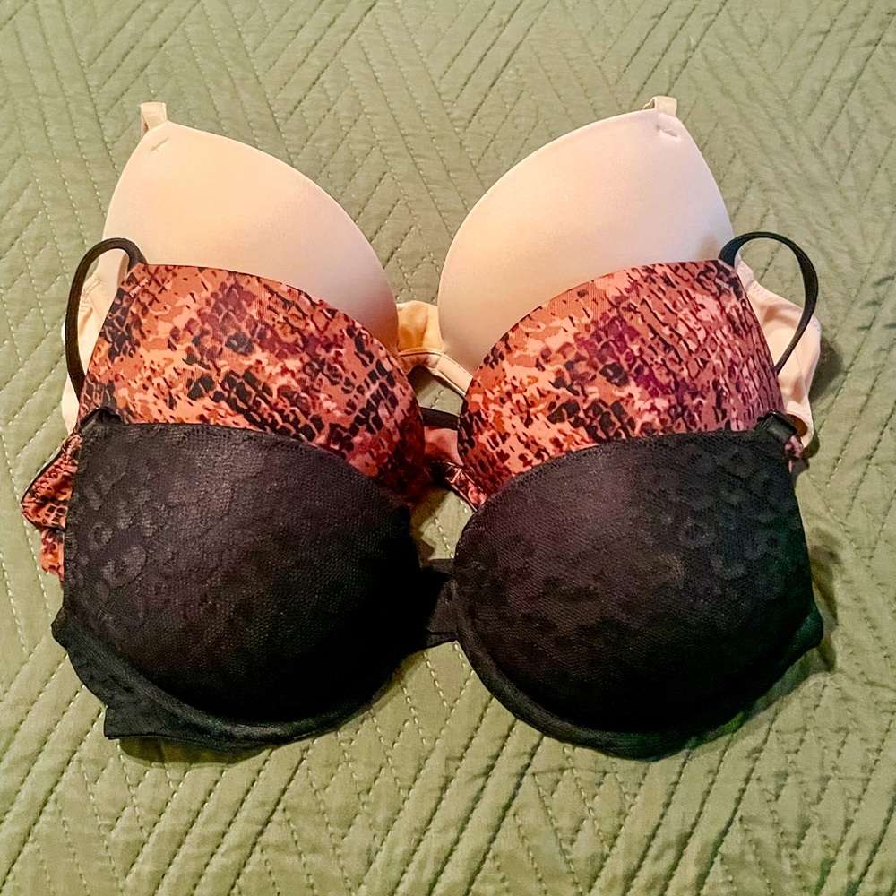 Victoria’s Secret PINK Wear Everywhere Super push up bra bundle of 3.